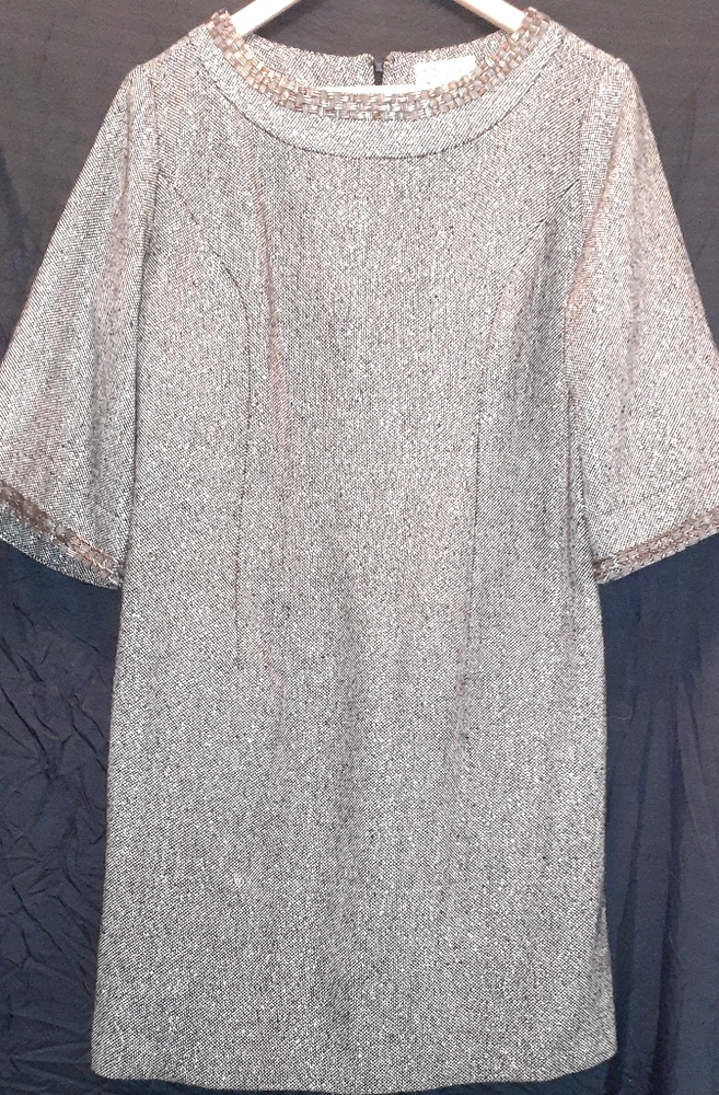 Dress - Picture 9 of 9